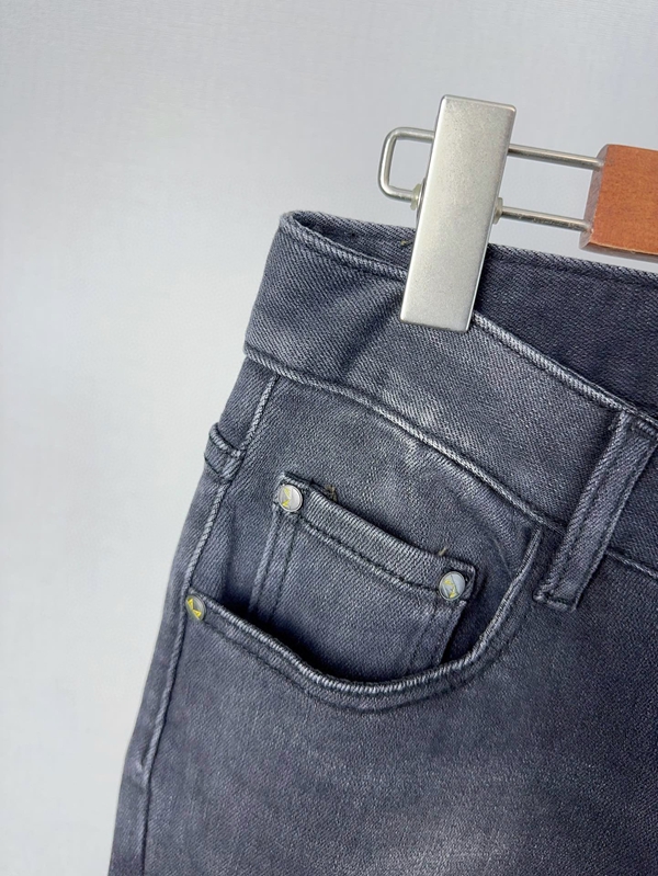 ブランドジーンズ着用イメージ